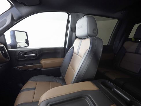 Used 2022 Chevrolet Silverado 3500 High Country w/ LPO, Hitch Package image 33