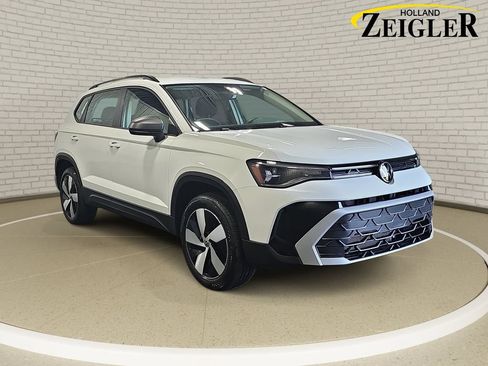 Used 2025 Volkswagen Taos S AWD/4WD image 3