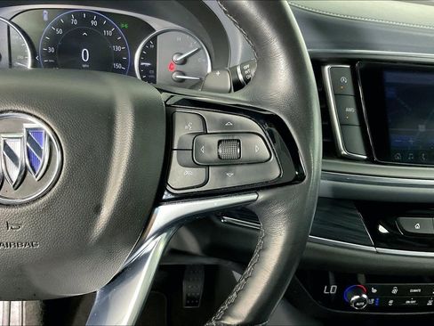 Used 2024 Buick Enclave Premium image 28