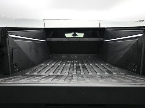 Used 2024 Tesla Cybertruck AWD Crew Cab image 21