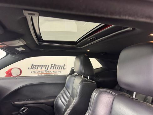 Used 2018 Dodge Challenger SRT w/ Technology Group image 4