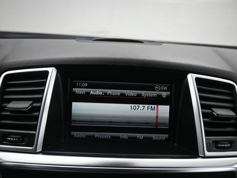 Used 2015 Mercedes-Benz ML 250 BlueTEC 4MATIC image 16
