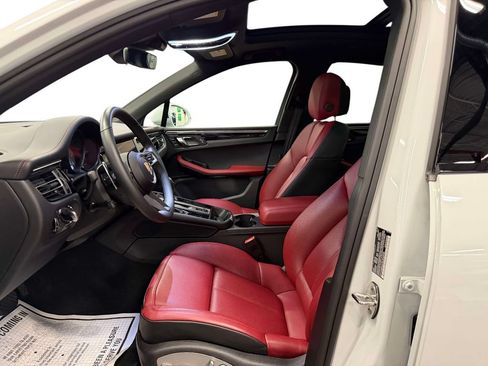 Used 2025 Porsche Macan S AWD/4WD image 29
