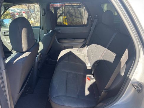 Used 2011 Ford Escape XLT FWD image 17