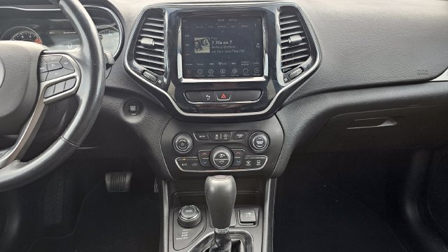 Used 2019 Jeep Cherokee Limited AWD/4WD image 17