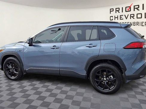 Used 2025 Toyota Corolla Cross LE image 6