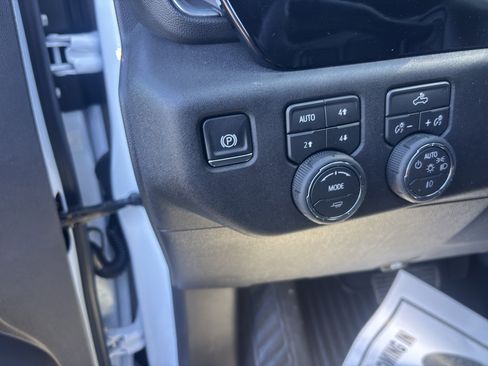 New 2026 Chevrolet Silverado 3500 LT w/ Convenience Package AWD/4WD image 11