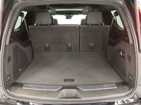 Used 2023 Cadillac Escalade ESV Sport image 9
