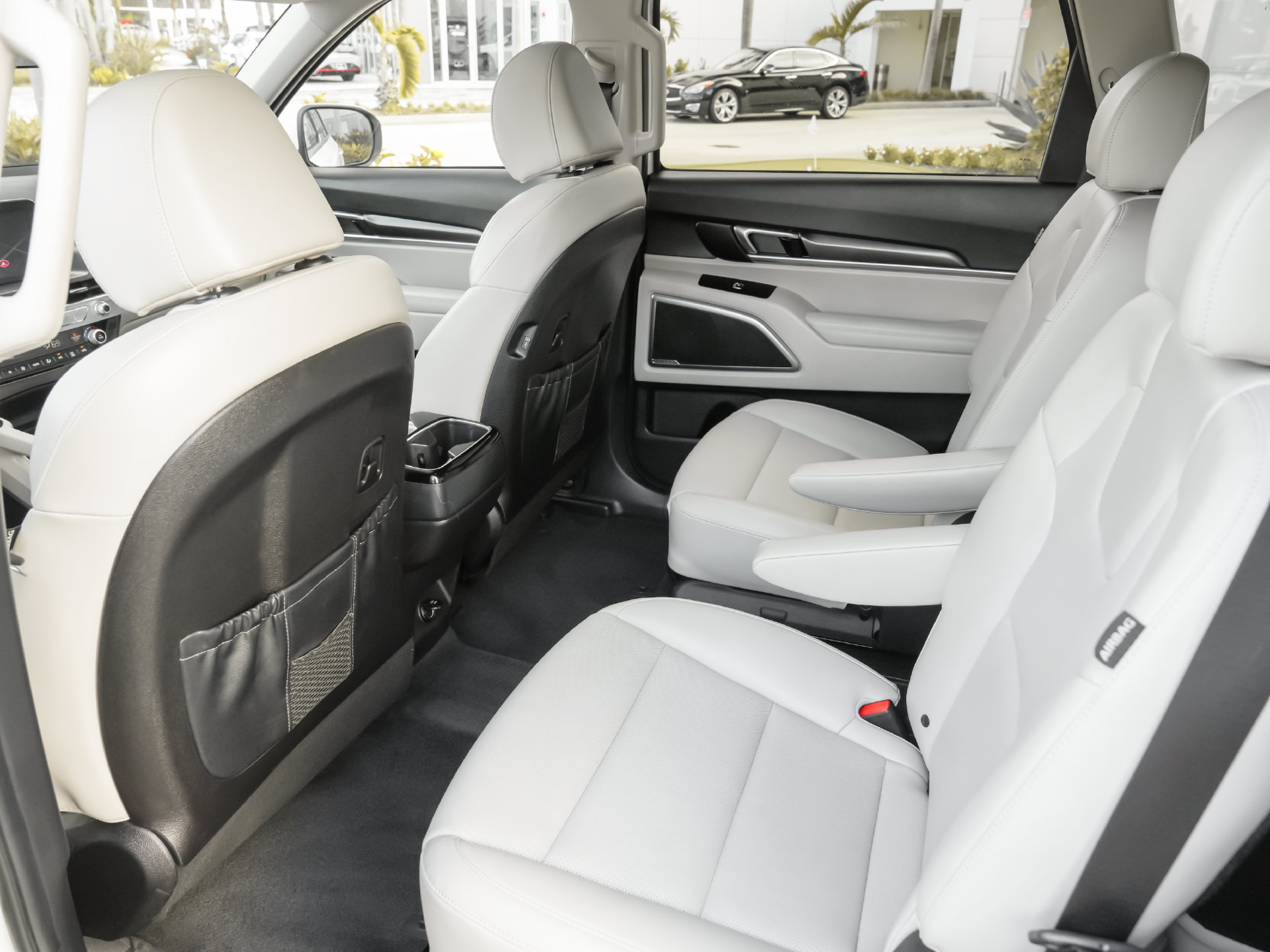 Used 2025 Kia Telluride S FWD image 6
