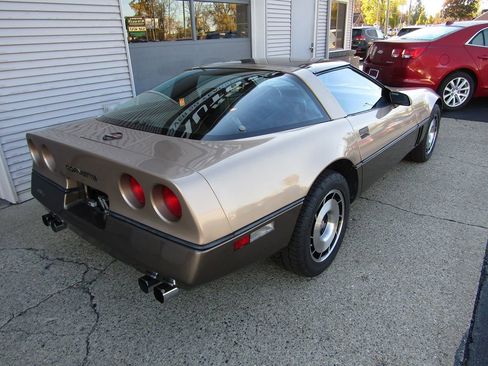 Used 1985 Chevrolet Corvette Coupe image 3