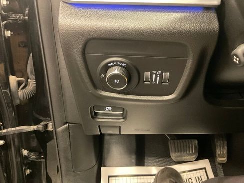 Used 2021 Jeep Grand Cherokee L Summit w/ Luxury Tech Group V AWD/4WD image 14
