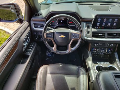 Used 2021 Chevrolet Suburban High Country w/ Premium Package AWD/4WD image 16