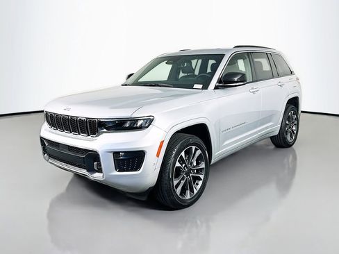 New 2025 Jeep Grand Cherokee Overland w/ Luxury Tech Group IV image 3