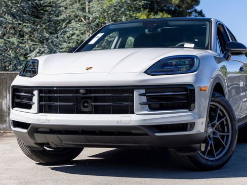 New 2026 Porsche Cayenne Coupe AWD/4WD image 7