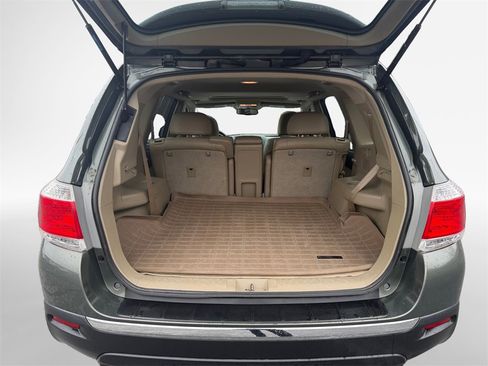 Used 2013 Toyota Highlander Limited image 24