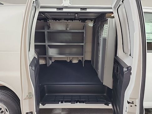 New 2025 Chevrolet Express 3500 w/ Driver Convenience Package image 17