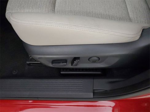 Used 2022 Nissan Rogue SV image 25