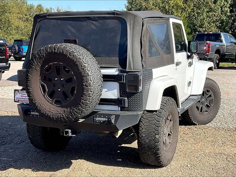 Used 2017 Jeep Wrangler Sahara w/ Connectivity Group image 5