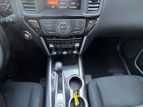 Used 2019 Nissan Pathfinder SV AWD/4WD image 14