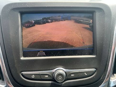 Used 2021 Chevrolet Equinox LT FWD image 18