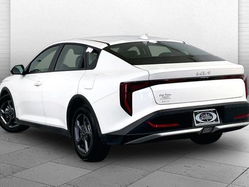 Used 2025 Kia K4 LXS image 11