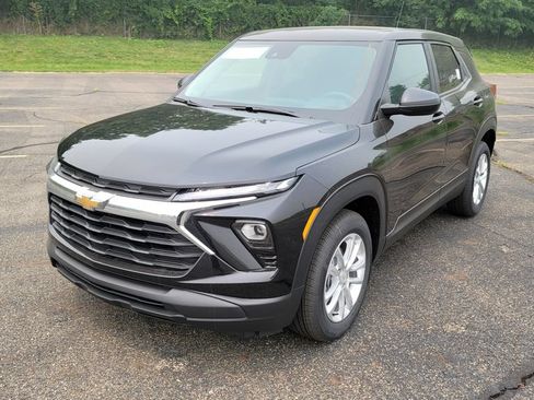 New 2026 Chevrolet TrailBlazer LS w/ LS Convenience Package FWD image 5