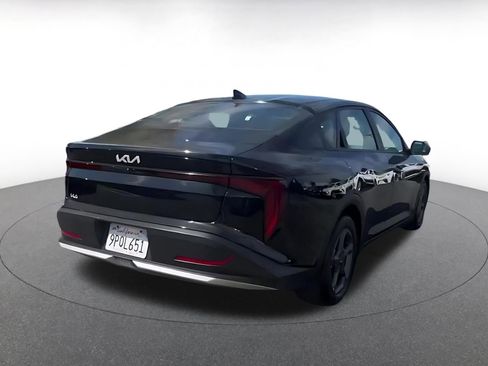 Used 2025 Kia K4 LXS image 15