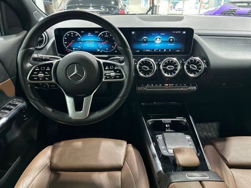 Used 2021 Mercedes-Benz GLA 250 4MATIC image 40