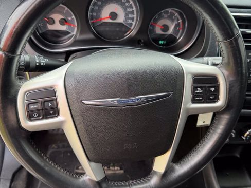Used 2012 Chrysler 200 Touring FWD image 37