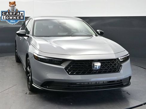 Certified 2025 Honda Accord SE image 2