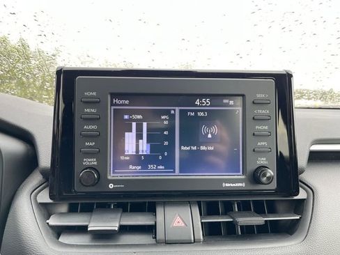 Used 2022 Toyota RAV4 XLE image 22