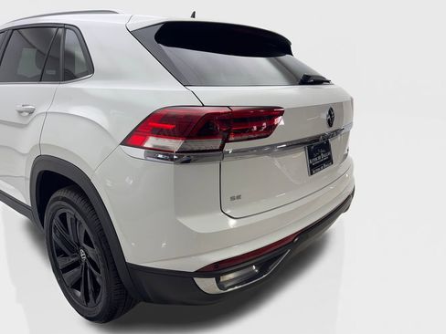 Used 2022 Volkswagen Atlas Cross Sport SE w/ Panoramic Sunroof Package image 18