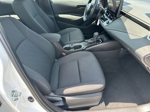 Used 2025 Toyota Corolla LE FWD image 13