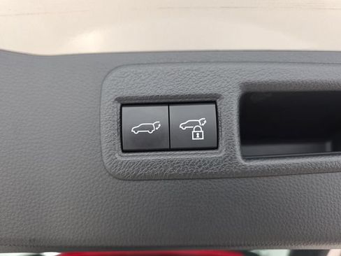 Certified 2024 Toyota Venza Limited AWD/4WD image 32