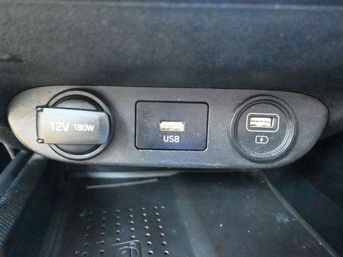 Used 2022 Hyundai Elantra SEL w/ Convenience Package image 17