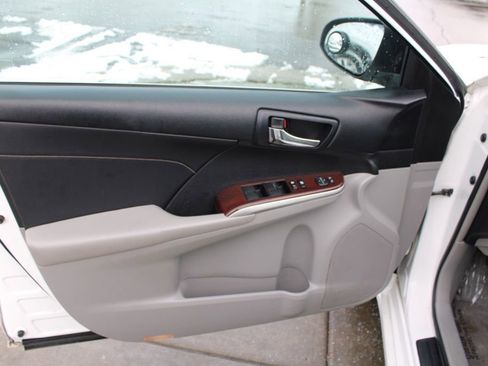 Used 2013 Toyota Camry XLE image 18