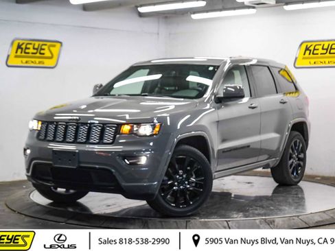Used 2022 Jeep Grand Cherokee Laredo X image 1