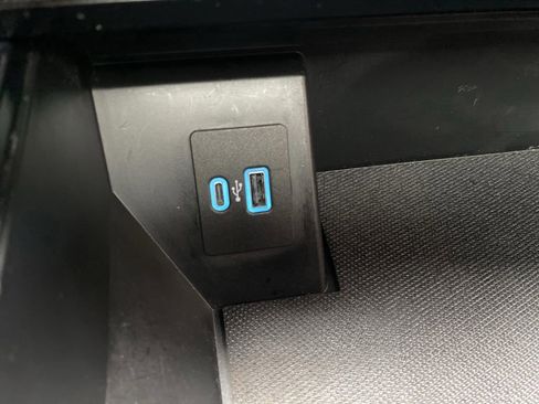 Certified 2023 Ford F150 Lariat image 31