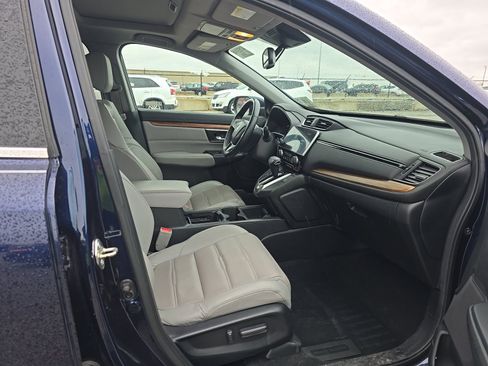 Used 2018 Honda CR-V Touring image 3