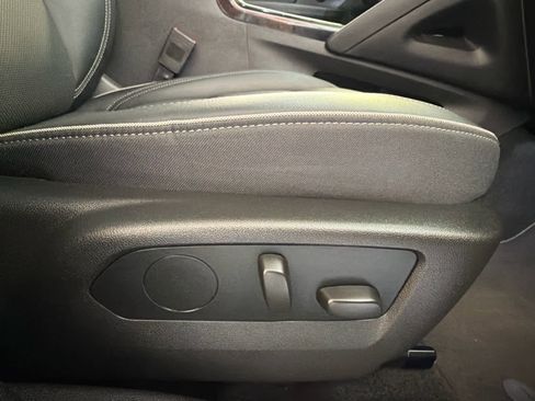 Used 2023 Buick Envision Essence FWD image 28
