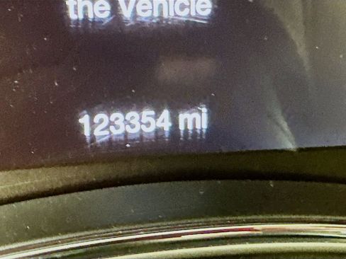 Used 2018 Jeep Grand Cherokee Altitude AWD/4WD image 12