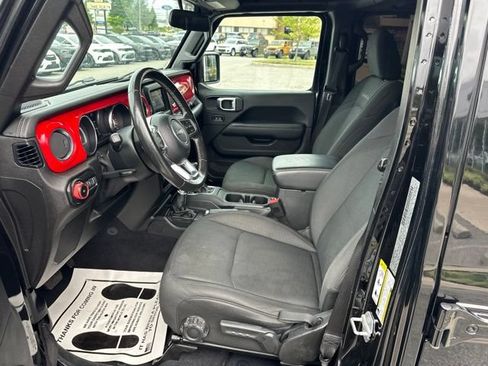 Certified 2019 Jeep Wrangler Unlimited Sahara w/ Cold Weather Group AWD/4WD image 21
