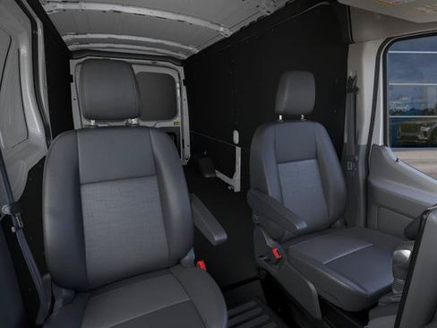 New 2026 Ford Transit 250 148 Medium Roof w/ Load Area Protection Package RWD image 10