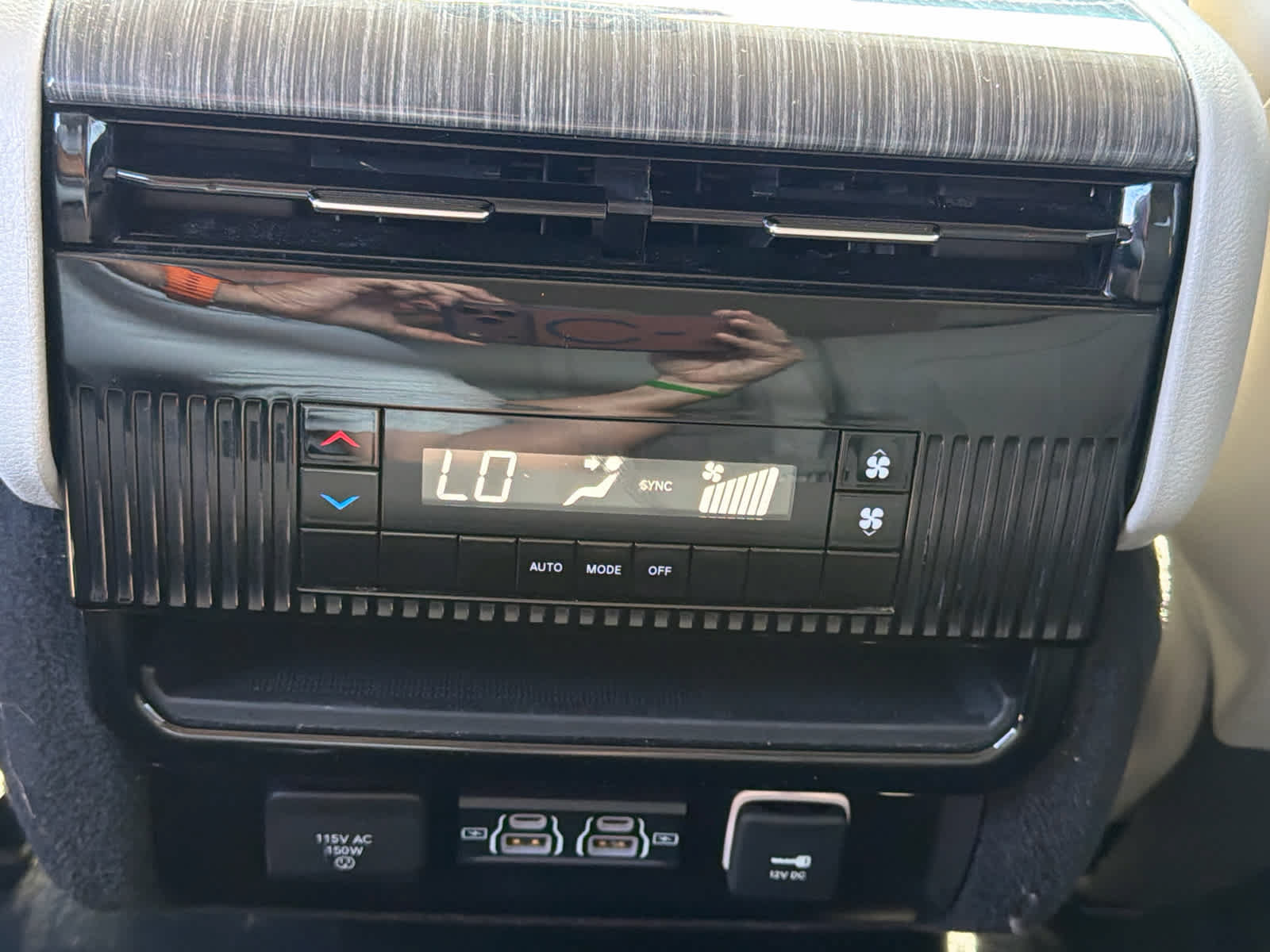 Used 2022 Jeep Wagoneer Series II AWD/4WD image 19