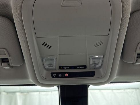 Used 2024 Chevrolet Equinox LT FWD image 26