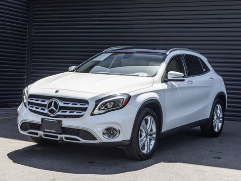 Used 2020 Mercedes-Benz GLA 250 4MATIC image 1