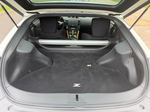 Used 2019 Nissan 370Z Coupe w/ Z34 Heritage Edition - White RWD image 12