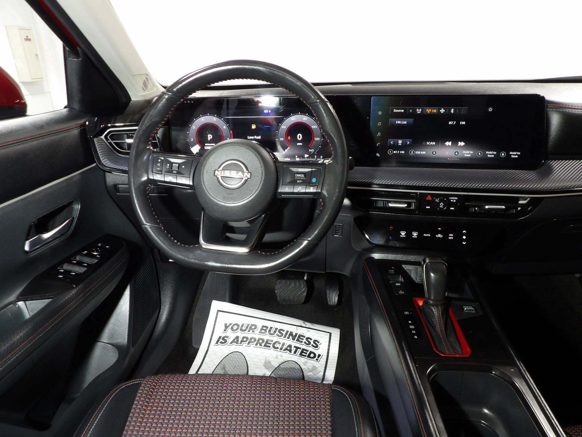 Used 2025 Nissan Kicks SR AWD/4WD image 13