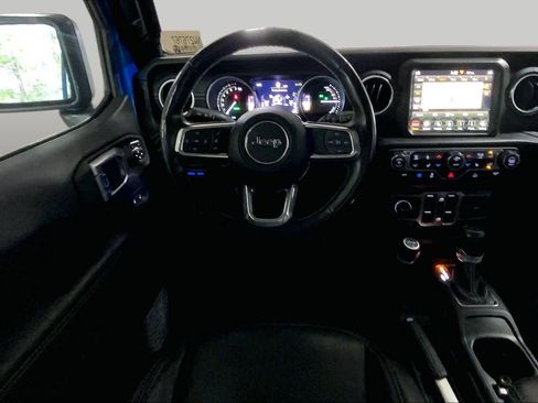 Used 2022 Jeep Wrangler Unlimited Sahara w/ Cold Weather Group AWD/4WD image 6