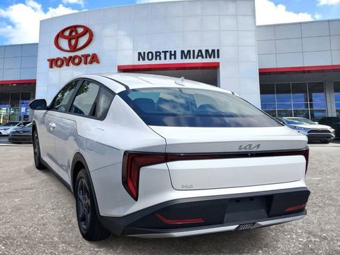 Used 2025 Kia K4 LXS image 3
